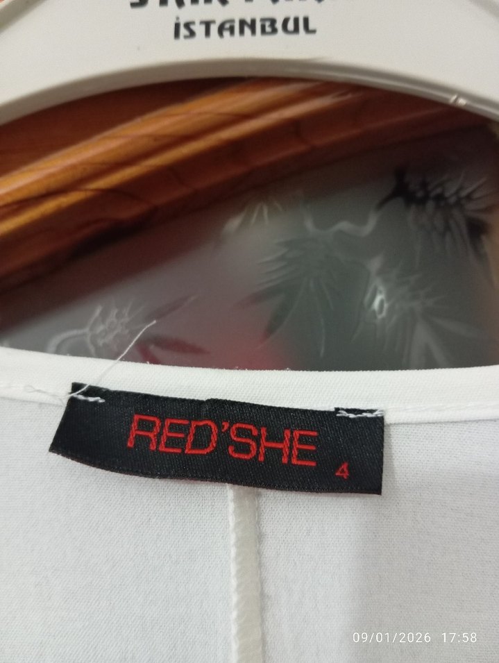 Beyaz Kısa Kol İçlik - Görsel 2