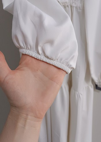 Beyaz Fırfırlı Tesettür Elbise - Görsel 4