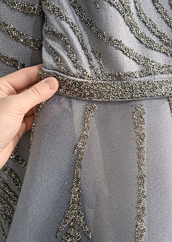 Uzun Kollu İşlemeli Gri Abiye Elbise - Görsel 7