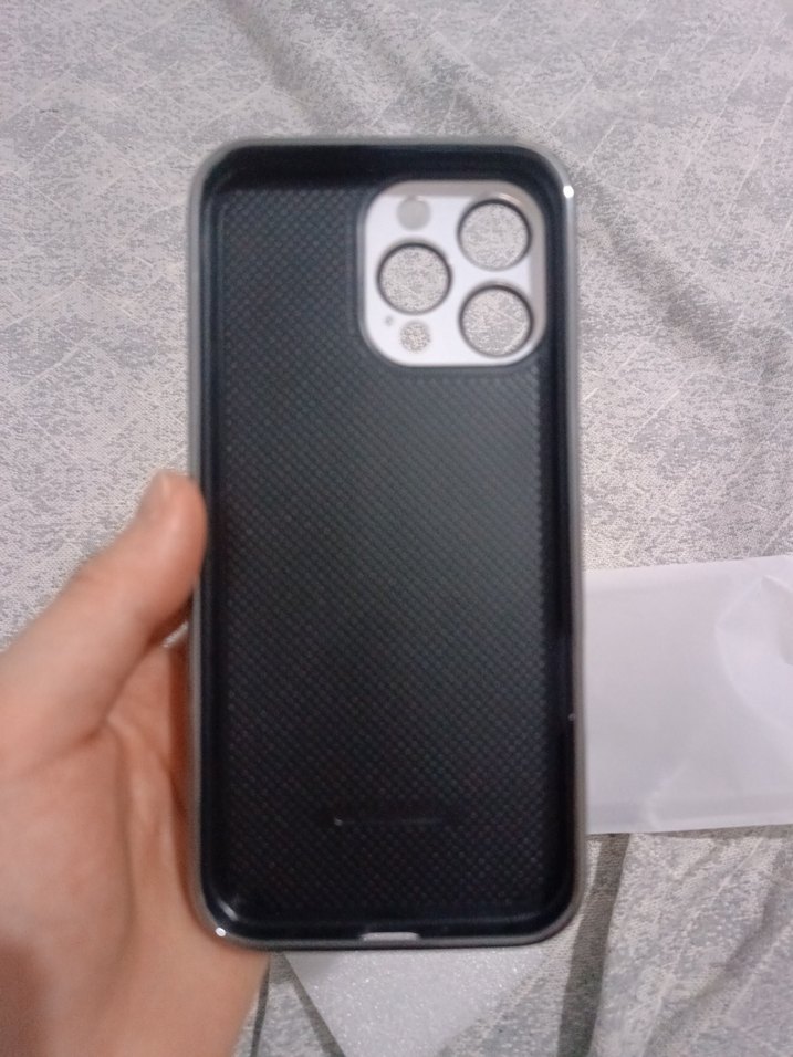 Düğmeli Beyaz Telefon Kılıfı - Görsel 2