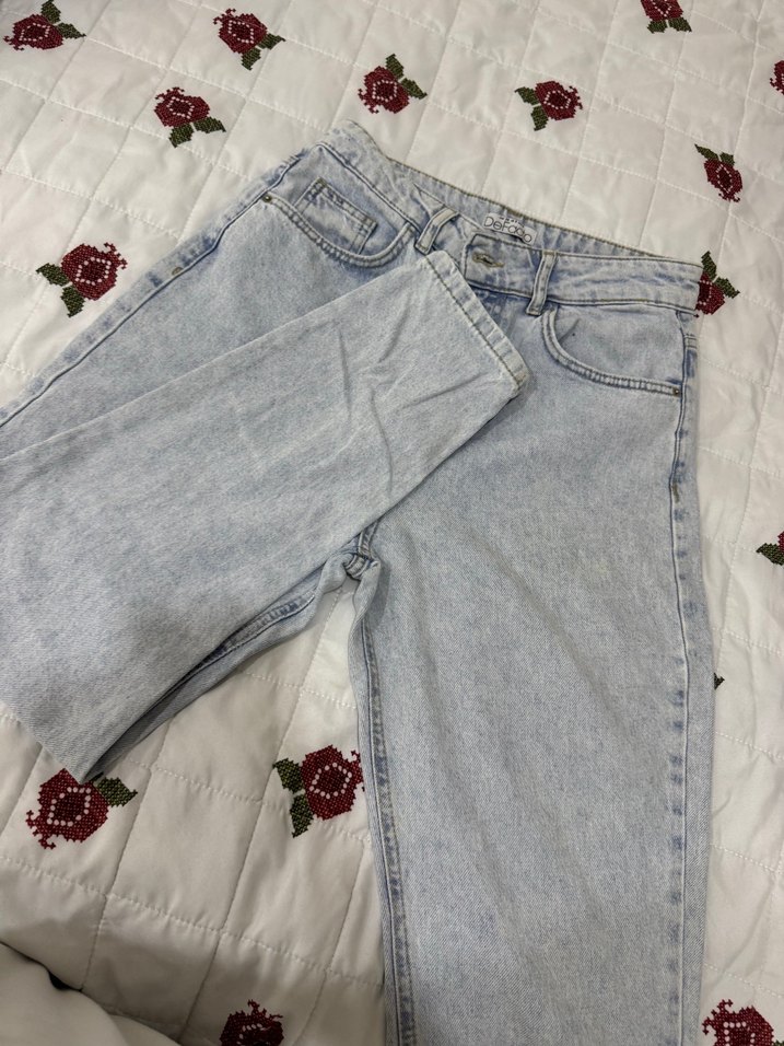 Açık Mavi Rahat Kesim Denim Jean — görsel 2/3