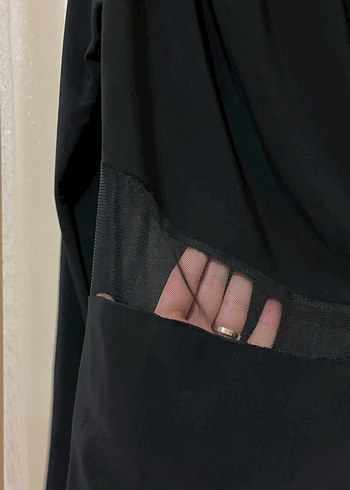 Tül Dekolte Detaylı Dik Yaka Uzun Kollu Midi Boy - Görsel 3