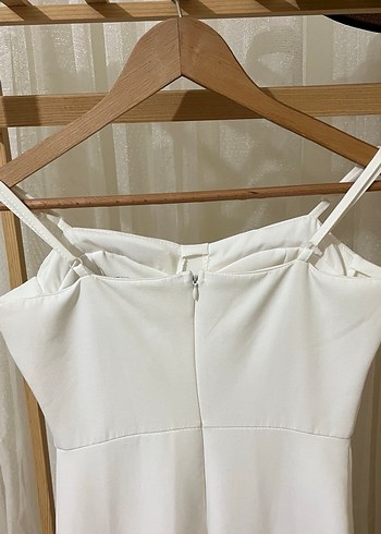 Beyaz V Yakalı İnce Askılı ( Nikah ,Nişan) elbisesi - Görsel 5