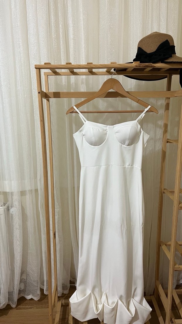 Beyaz V Yakalı İnce Askılı ( Nikah ,Nişan) elbisesi - Görsel 3