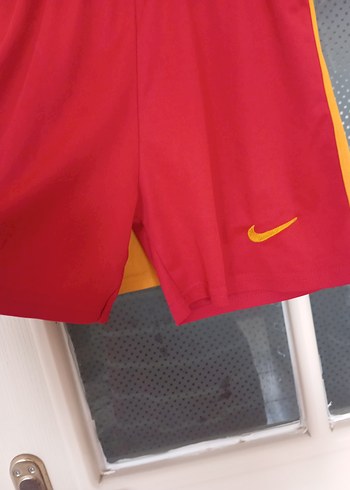 Kısa Kollu Galatasaray Forması ve Şortu - Görsel 4