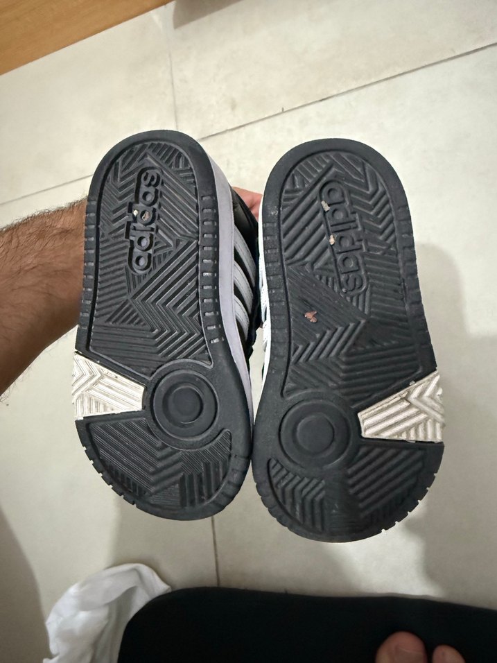 Erkek Çocuk Siyah Adidas Spor Ayakkabı - Görsel 3