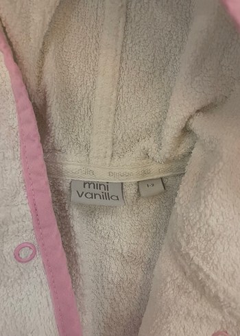 Kız Çocuk Beyaz Nakışlı Bornoz - Görsel 3