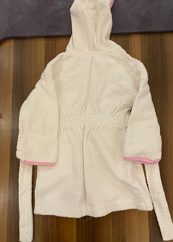 Kız Çocuk Beyaz Nakışlı Bornoz - Görsel 2