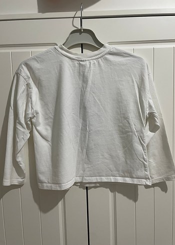 Çiçek Desenli Düğmeli Uzun Kollu Beyaz Kız Tişörtü - Görsel 3