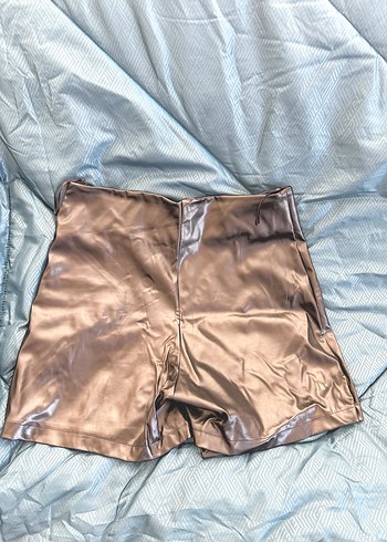 Düğmeli Parlak Kahverengi Deri Mini Etek Şort - Görsel 3