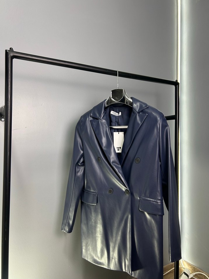 Düğmeli Lacivert Midi Deri Kadın Ceket - Görsel 3