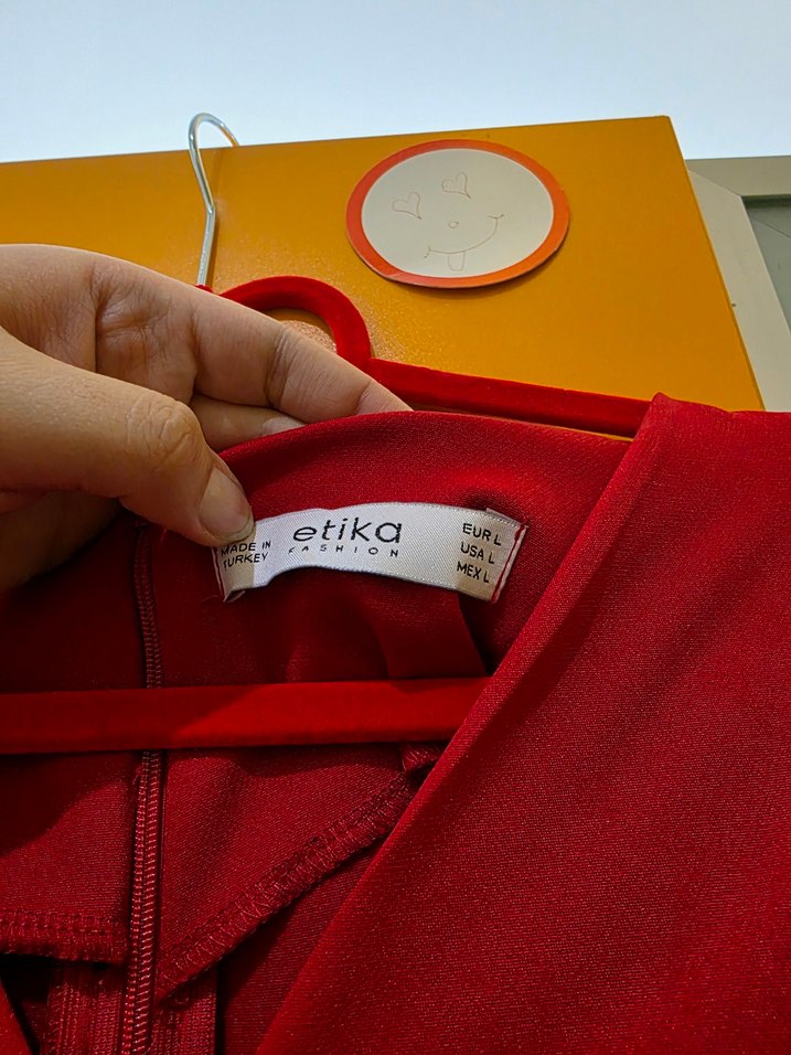 kırmızı V Yakalı Düğmeli Midi Elbise - Görsel 2
