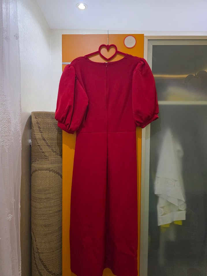 kırmızı V Yakalı Düğmeli Midi Elbise - Görsel 3