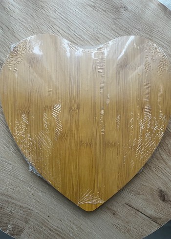 Kalp Şekilli Bej Ahşap Sunum Tabağı - Görsel 3