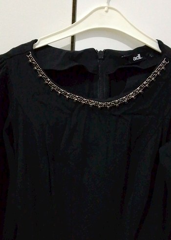 Zincir Detaylı Siyah Uzun Kollu Elbise - Görsel 2