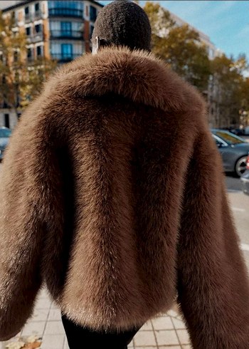 Zara viral kısa kürk kaban - Görsel 4