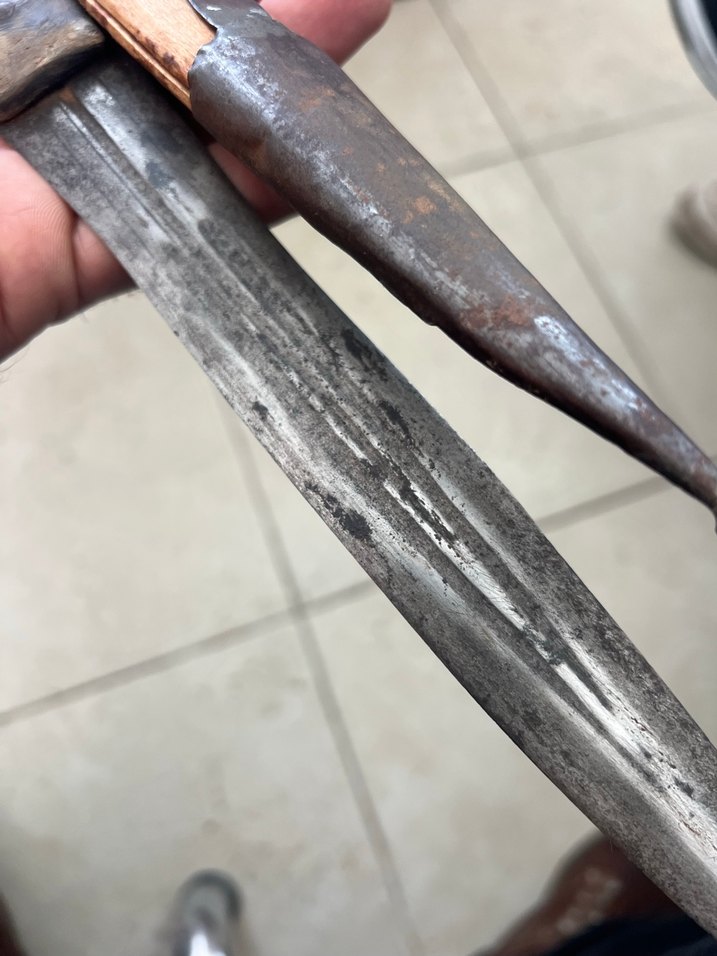 Koyu Kahverengi Paslanmış Eski kama - Görsel 4