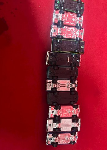 Koyu renkli çoklu oyuncak arabalar seti - Görsel 3