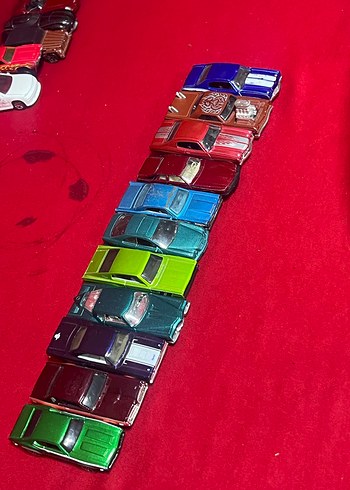 Koyu renkli çoklu oyuncak arabalar seti - Görsel 9