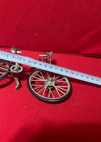 Kırmızı Renkli Üç Tekerlekli Bisiklet - Görsel 5