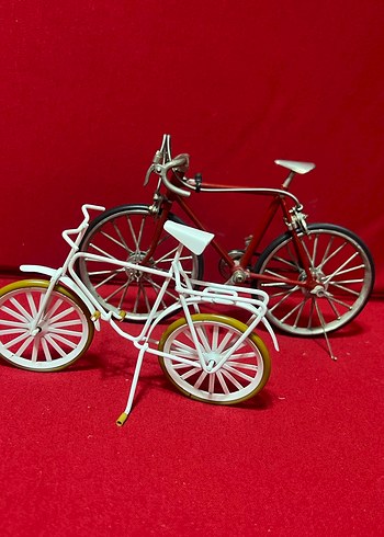 Kırmızı Renkli Üç Tekerlekli Bisiklet - Görsel 8