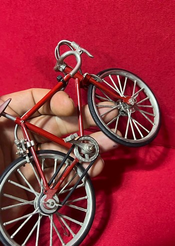 Kırmızı Renkli Üç Tekerlekli Bisiklet - Görsel 7