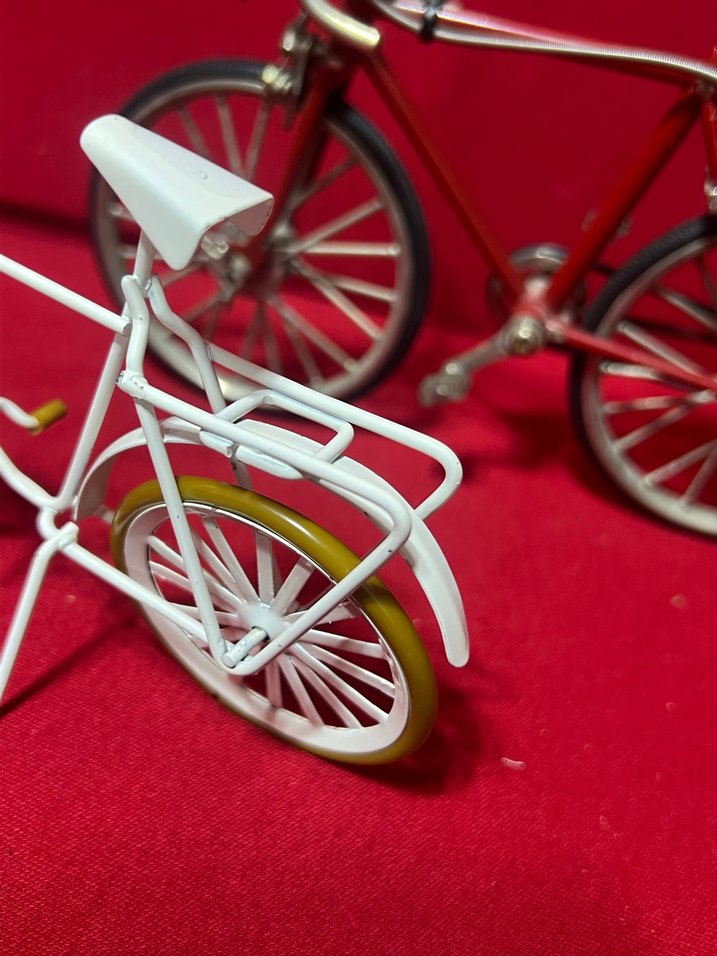 Kırmızı Renkli Üç Tekerlekli Bisiklet - Görsel 3