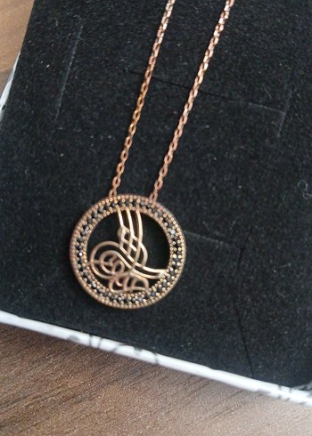 Uzun Zincirli Altın Renkli Kadın Kolye - Görsel 8