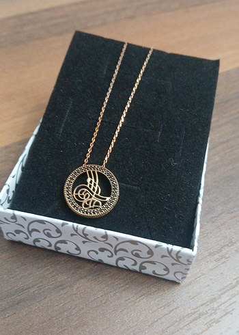 Uzun Zincirli Altın Renkli Kadın Kolye - Görsel 9