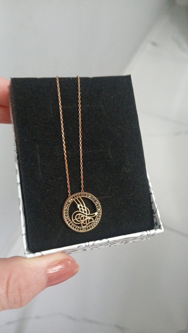 Uzun Zincirli Altın Renkli Kadın Kolye - Görsel 5