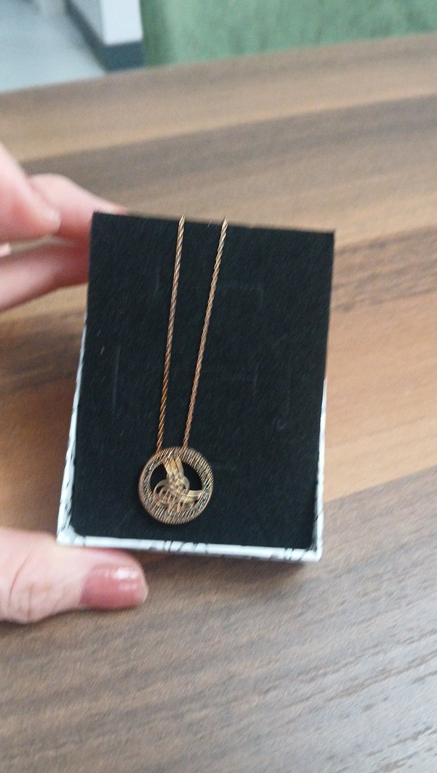 Uzun Zincirli Altın Renkli Kadın Kolye - Görsel 2