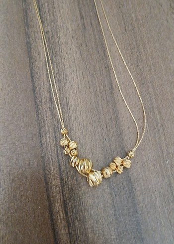 Uzun Boncuklu Altın Kadın Kolye - Görsel 2