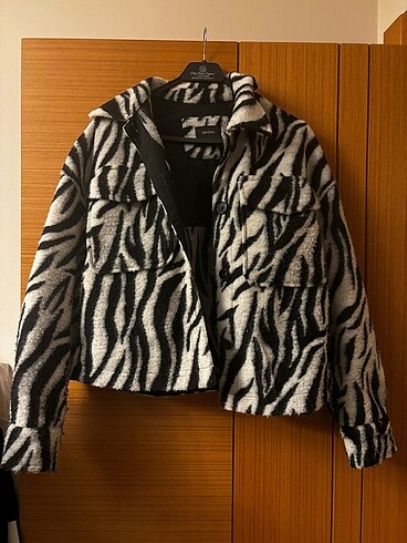 m Beden siyah Renk Bershka ceket