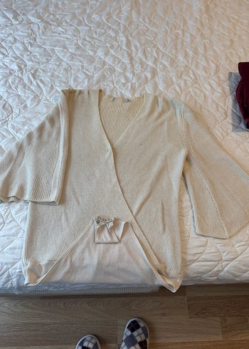 Beyaz V Yakalı Örgü Kadın Kazak - Görsel 2