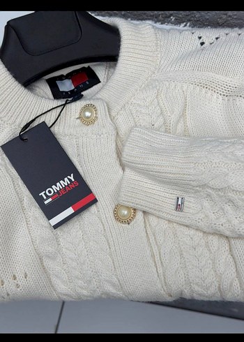 Tommy Jeans Kremi Örgü Detaylı Kazak - Ana görsel