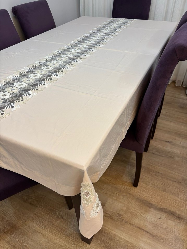 Nakışlı Pudra Rengi Masa Örtüsü - Görsel 2