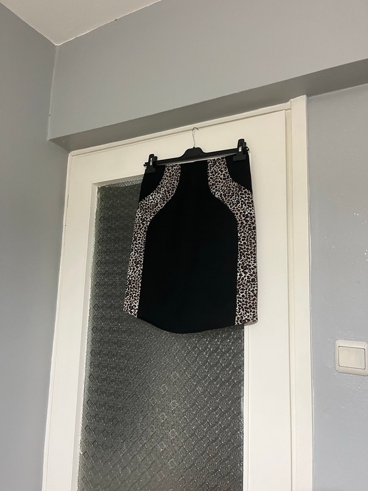 Leopar Desenli Siyah Kalem Etek - Görsel 4