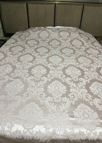 Parlak Beyaz Desenli Yatak Örtüsü - Görsel 4
