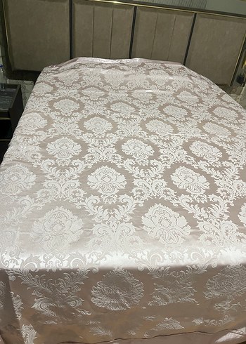 Parlak Beyaz Desenli Yatak Örtüsü - Görsel 5