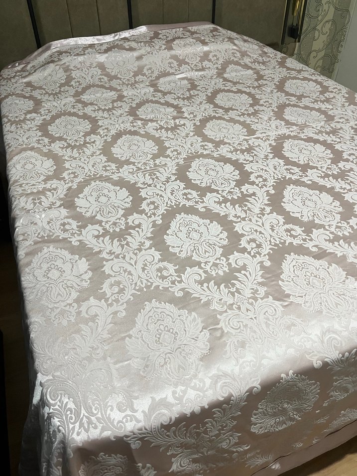 Parlak Beyaz Desenli Yatak Örtüsü - Görsel 2