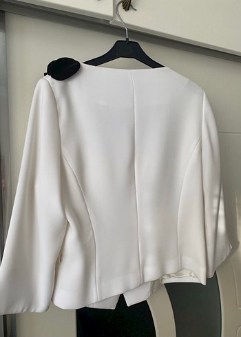 Tekstil Siyah Yakalı Beyaz Kadın Ceket - Görsel 4