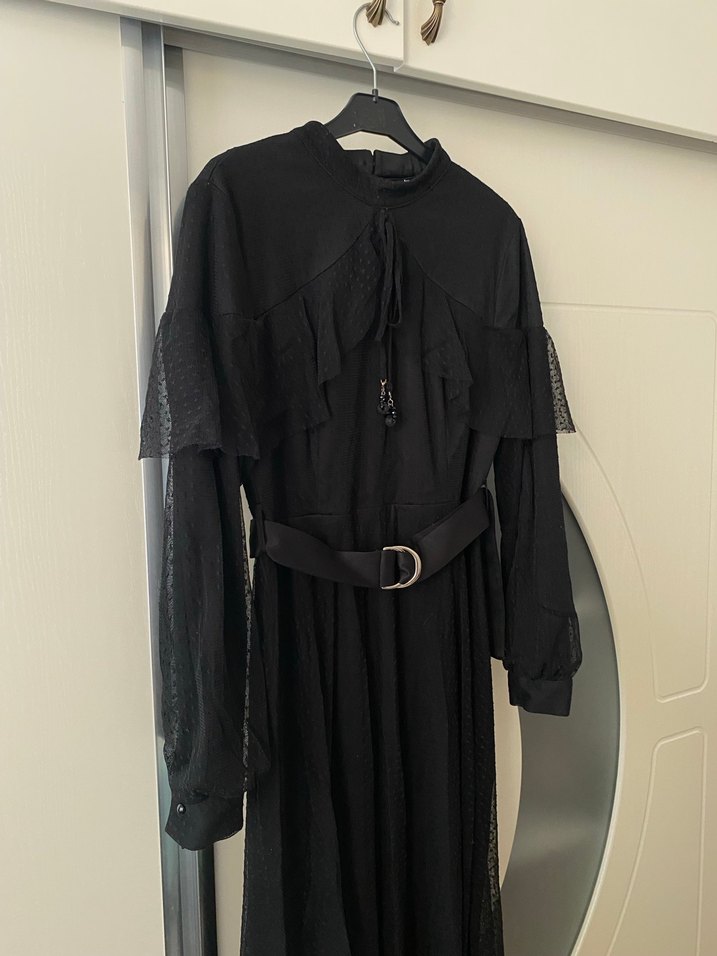 Siyah Kemerli Uzun Tesettür şık elbise - Görsel 2