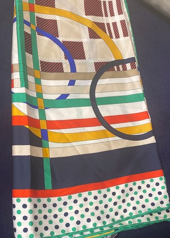 Kadın Çok Renkli Modern Desenli Fular - Görsel 3