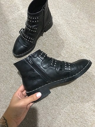 37 Beden PULL&BEAR; kısa siyah bot