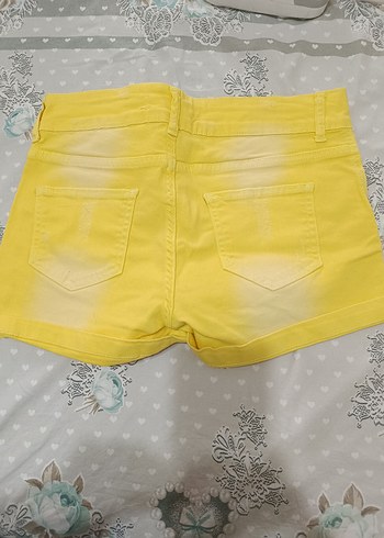 Sarı Mini Batik Desenli Kadın Şort - Görsel 2