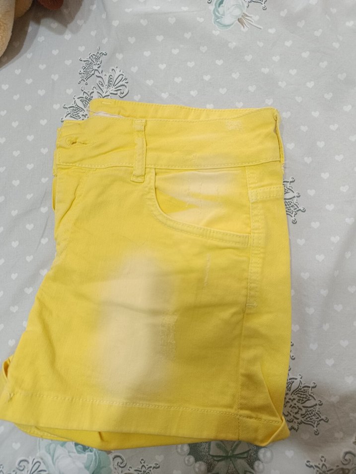 Sarı Mini Batik Desenli Kadın Şort - Görsel 4