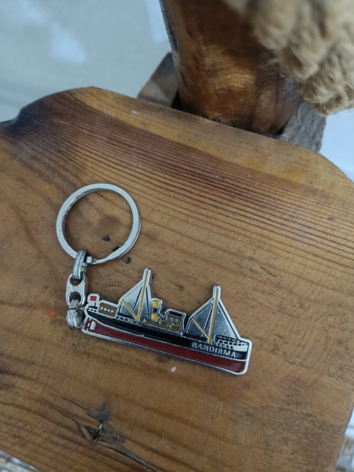 Bordo Bandırma Gemisi Temalı Anahtarlık - Görsel 2