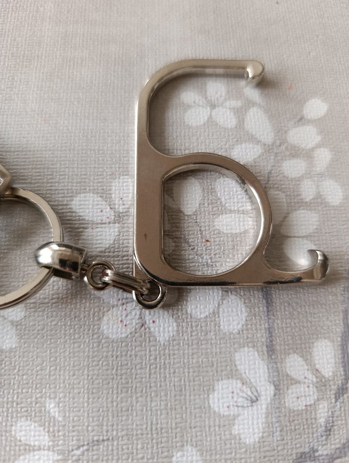 Gri Zincir Detaylı Kadın Anahtarlık - Görsel 2