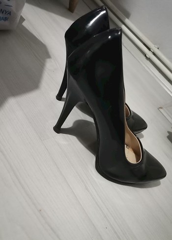 Siyah Rugan Stiletto Topuklu Kadın Ayakkabı - Görsel 2