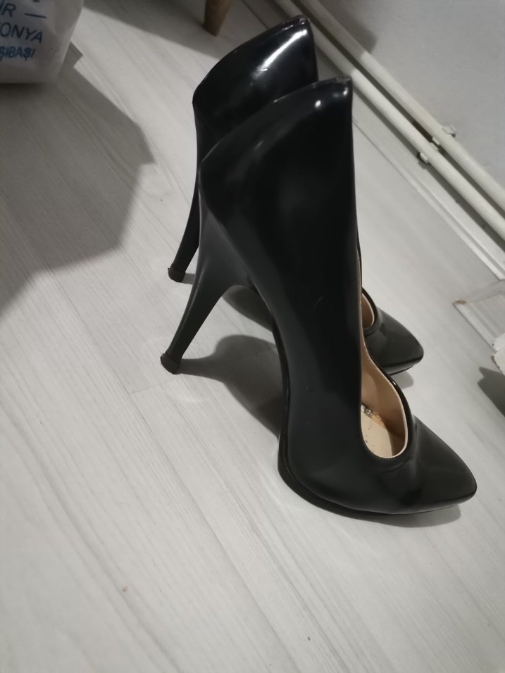 Siyah Rugan Stiletto Topuklu Kadın Ayakkabı - Görsel 2